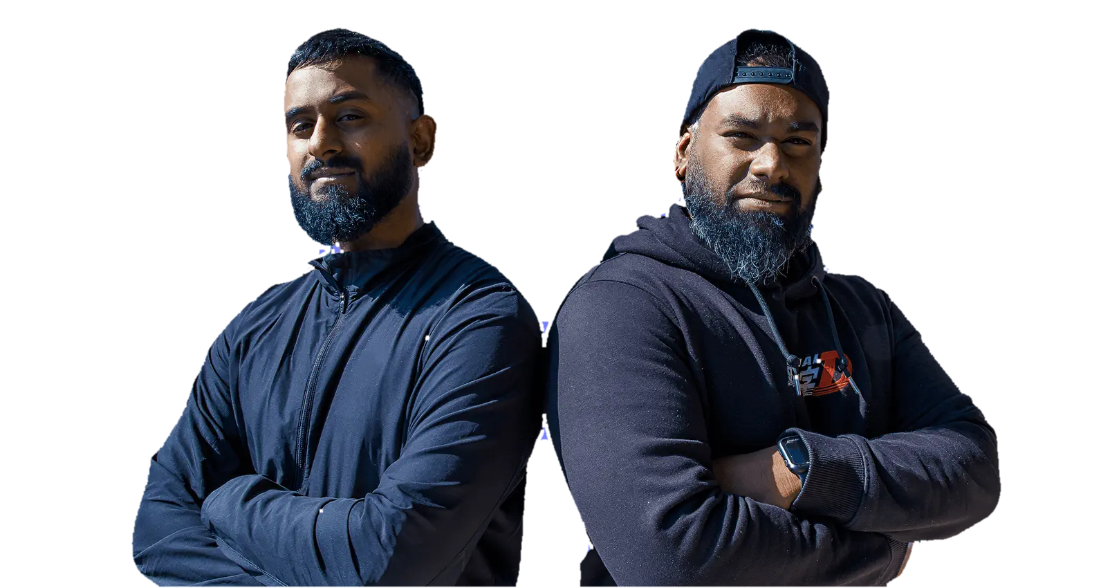 Kévin et Bryan, les deux frères fondateurs de KBR CORP, dos à dos, les bras croisés